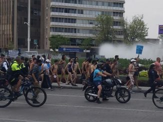 Marchan desnudos en Guadalajara