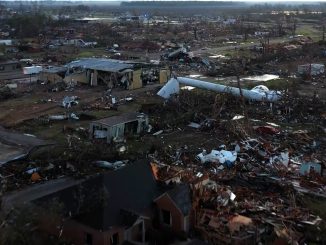 23 muertos por tornado